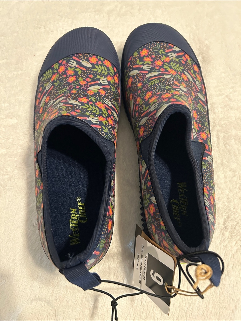 Western Chief Navy Floral & Cactus Slip-On Moccasins. Garden tools - Picture 10 of 11